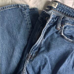 Abercrombie & Fitch Curve Love High Rise Mom Jean, Size 28
